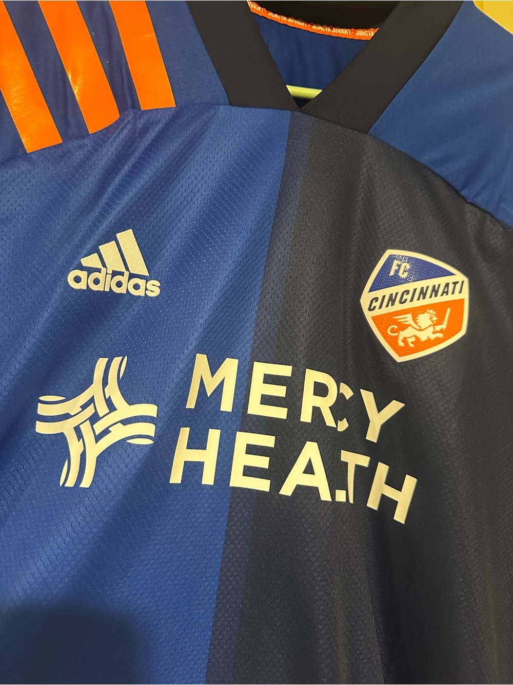 FC Cincinnati Jersey - never worn